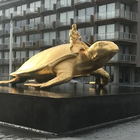 Livorno With Private Parking Nieuport