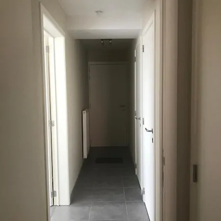 Livorno With Private Parking Nieuport