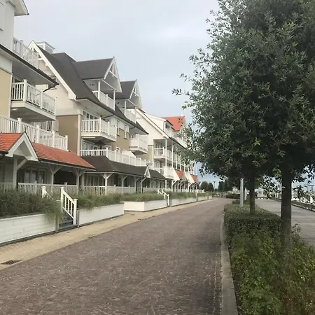 Livorno With Private Parking Apartamento