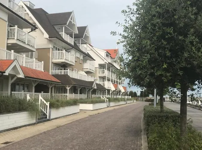 Livorno With Private Parking Lejlighed